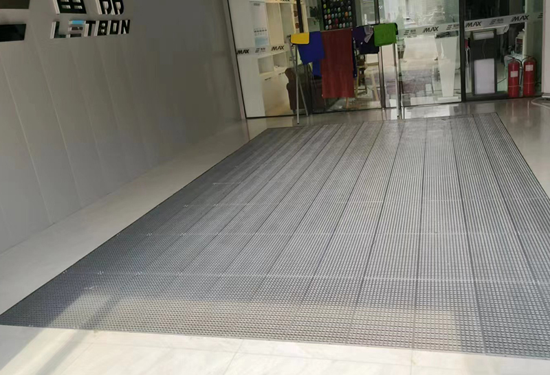 �๦���w��